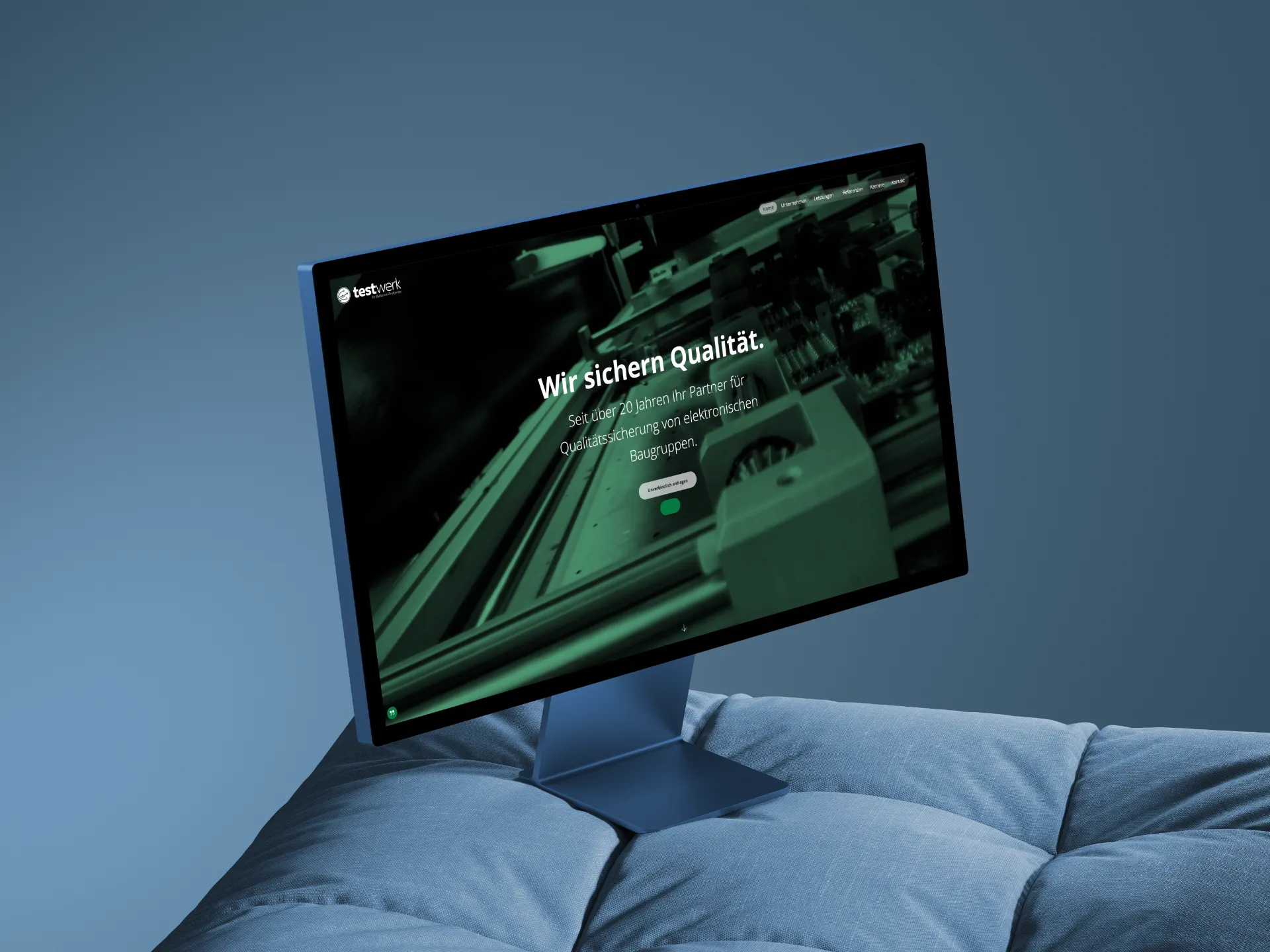 Moderne Website auf einem Monitor, ideal für Webdesign in Hamburg. Professionelle Lösungen für digitale Präsenz.